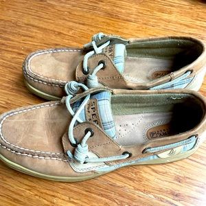 Size 6 Sperry top sider boat shoes